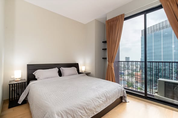 bedroom of Noble Reveal