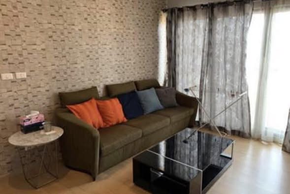 bedroom and living room of Noble Reveal