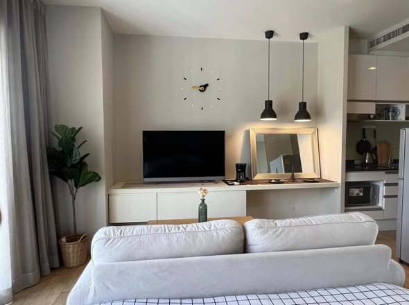 living room of Noble Reveal