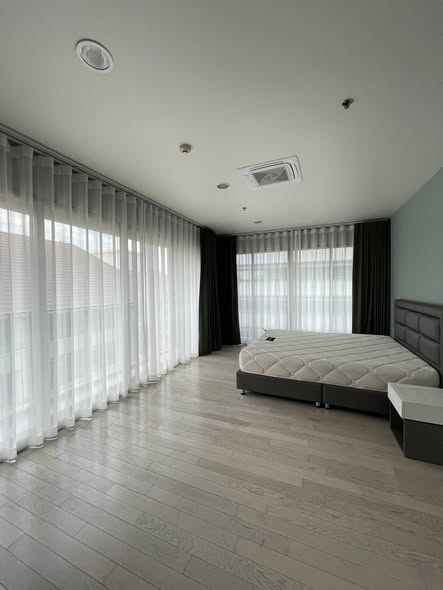 bedroom and living room and room interior of Noble Solo