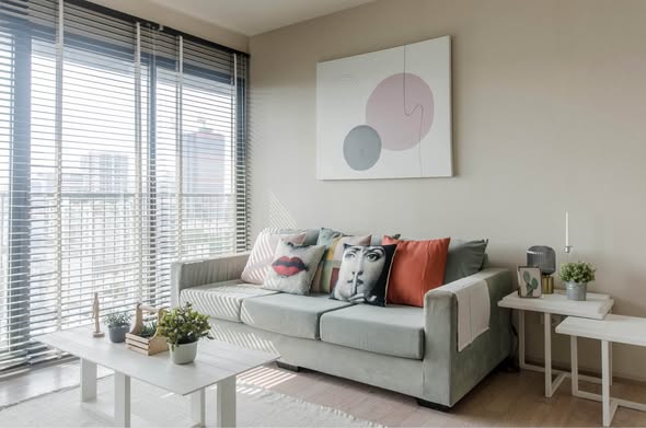 living room of Noble Solo