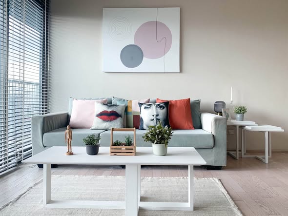 living room of Noble Solo