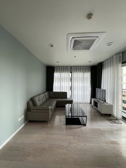 living room and room interior of Noble Solo