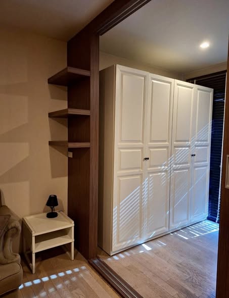 room interior of Noble Solo