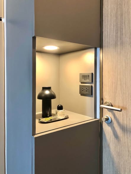room interior and bathroom of Noble Solo