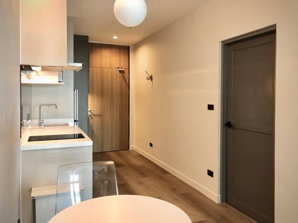room interior and kitchen of Noble Solo