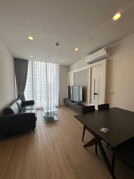 bedroom and living room of Noble State Sukhumvit 39