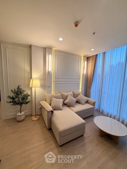 bedroom and living room of Noble State Sukhumvit 39