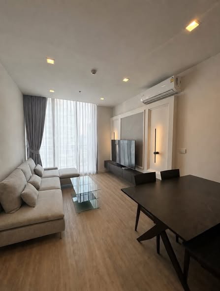 bedroom and living room of Noble State Sukhumvit 39