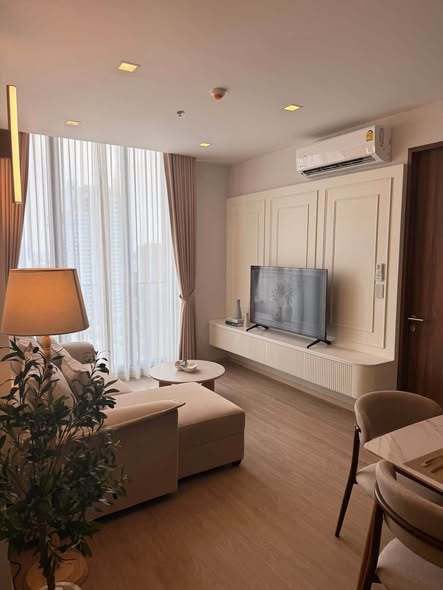 living room and bedroom of Noble State Sukhumvit 39