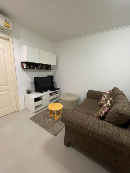 bedroom and living room of Notting Hill Bearing น็อตติ้ง ฮิลล์ แบริ่ง