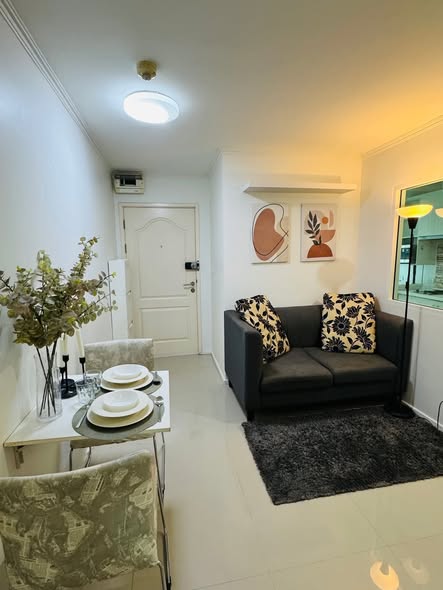 living room of Notting Hill Bearing น็อตติ้ง ฮิลล์ แบริ่ง