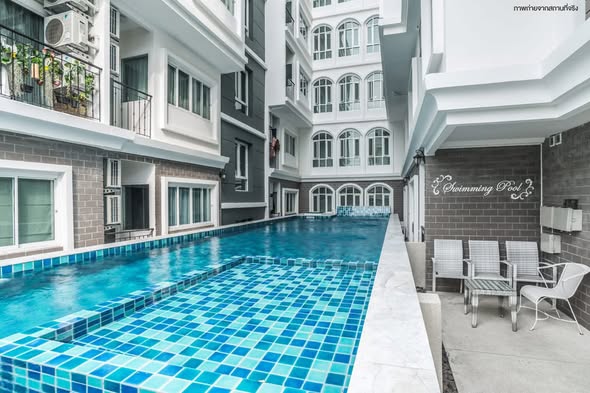 pool of Notting Hill Bearing น็อตติ้ง ฮิลล์ แบริ่ง