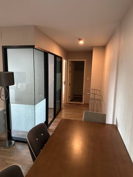 room interior of Notting Hill Phahol – Kaset
