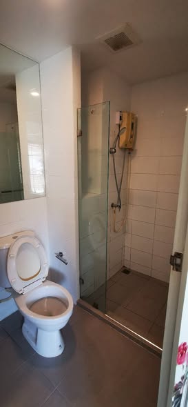 bathroom of Notting Hill Sukhumvit 105