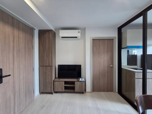 bedroom and room interior of Nue Cross Khu Khot Station (นิว ครอส คูคต สเตชัน)