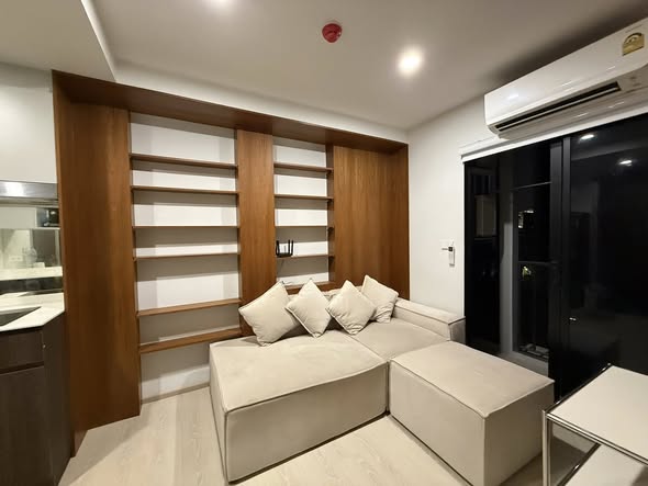 bedroom and room interior of Nue Cross Khu Khot Station (นิว ครอส คูคต สเตชัน)
