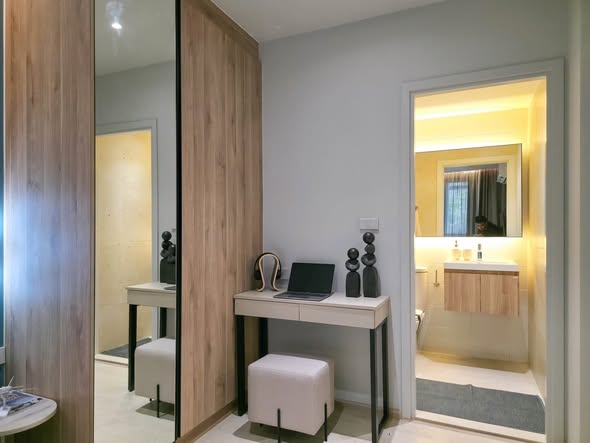 bedroom and room interior of Nue Cross Khu Khot Station (นิว ครอส คูคต สเตชัน)