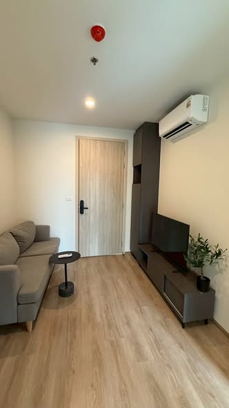 bedroom and room interior of Nue District R9