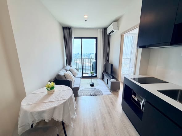 living room and bedroom of Nue District R9