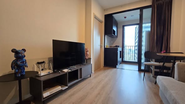 living room and bedroom of Nue District R9
