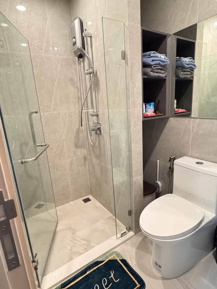 room interior and bathroom of Nue District R9