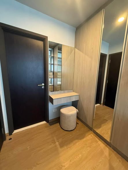 room interior and bathroom of Nue Evo Ari