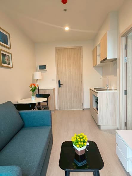 living room of NUE Noble Ratchada Lat Phrao (นิว โนเบิล รัชดา ลาดพร้าว)