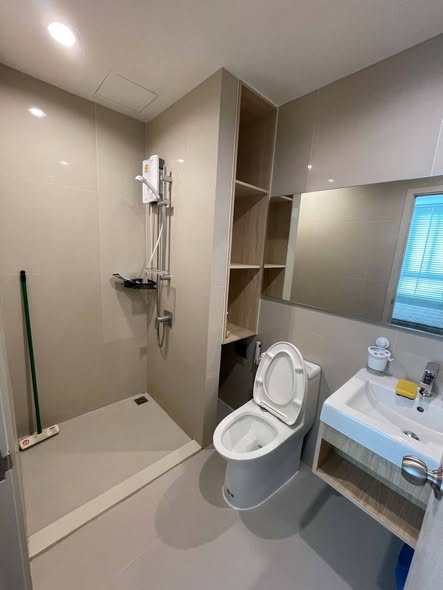 bathroom of NUE Noble Srinakarin Lasalle นิว โนเบิล ศรีนครินทร์ – ลาซาล