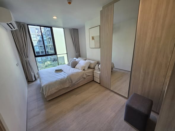 bedroom and room interior of Nue Z-Square Suan Luang Station (นิว ซี-สแควร์ สวนหลวง สเตชั่น)