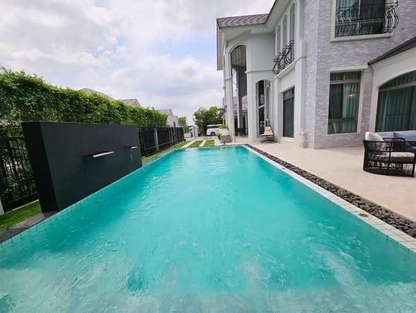 pool of Number3 Poolvilla Bangkok