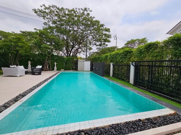 pool of Number3 Poolvilla Bangkok