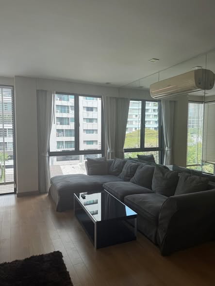 living room of O2 Hip