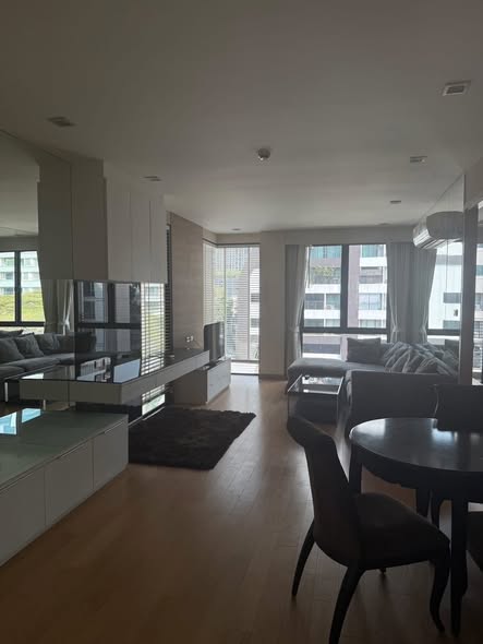 living room and room interior of O2 Hip