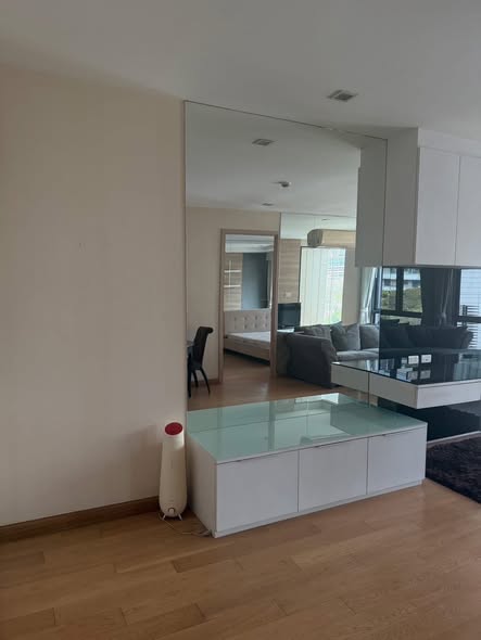 room interior of O2 Hip