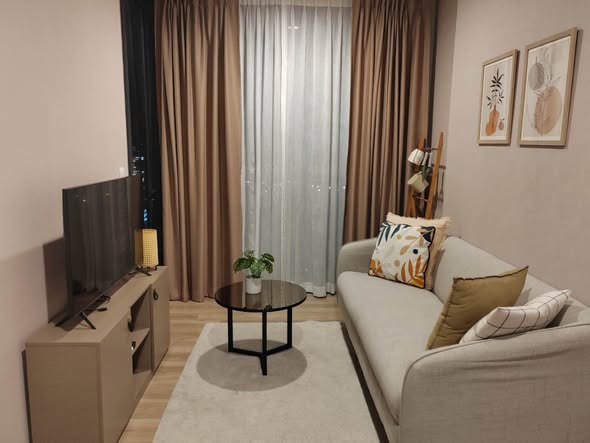 living room and bedroom of Oka Haus