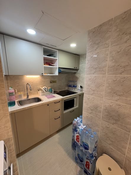 bathroom of Omni Tower Sukhumvit Nana
