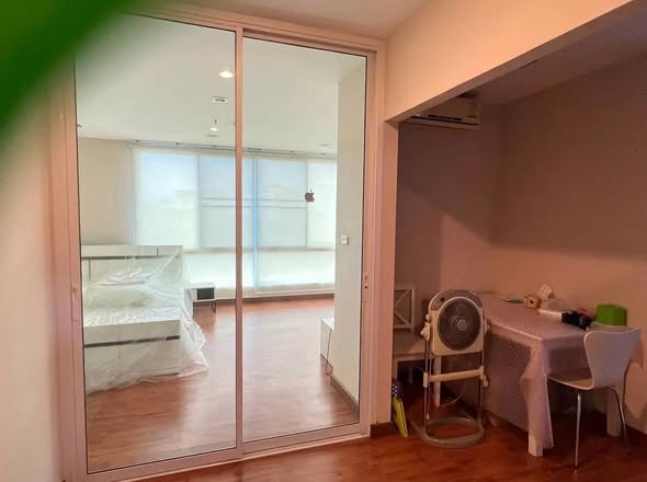 bedroom and room interior of One Plus Klongchon 1