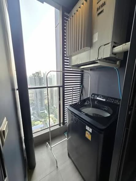 bathroom of One9Five Asoke – Rama 9
