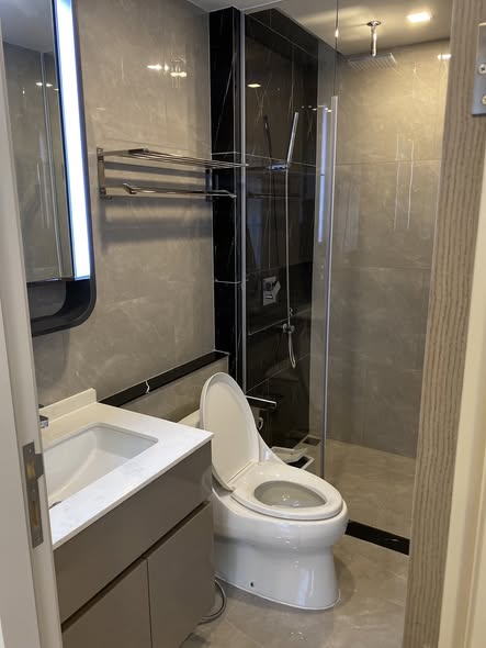 bathroom of One9Five Asoke – Rama 9