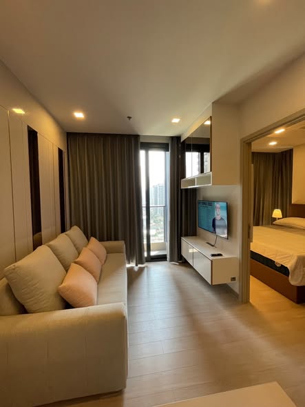 bedroom and living room of One9Five Asoke – Rama 9
