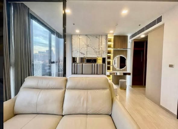 bedroom and living room of One9Five Asoke – Rama 9