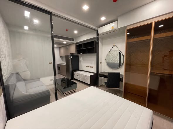 bedroom and room interior of One9Five Asoke – Rama 9
