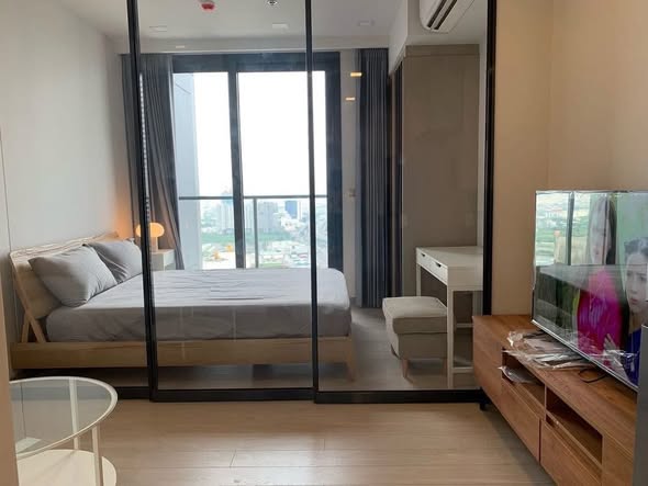 bedroom and room interior of One9Five Asoke – Rama 9