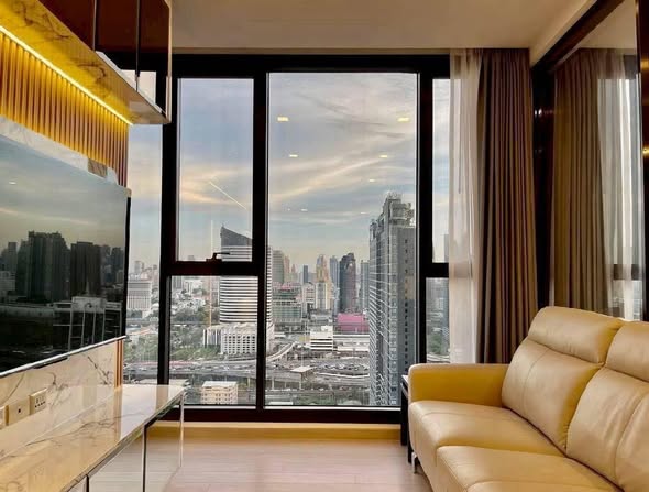 living room and bedroom of One9Five Asoke – Rama 9
