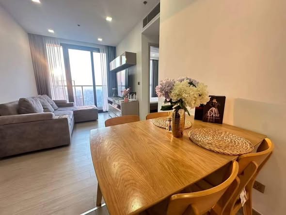 living room and room interior of One9Five Asoke – Rama 9