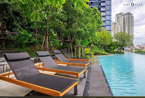 pool of One9Five Asoke – Rama 9