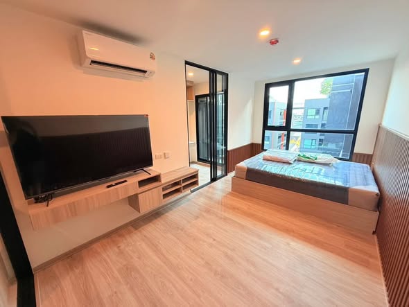 living room and bedroom and room interior of Origin Play Sri Udom Station (Sales gallery) – ออริจิ้น เพลย์ ศรีอุดม สเตชั่น (สำนักงานขาย)