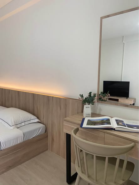 bedroom and bathroom of Pacific apartment S36