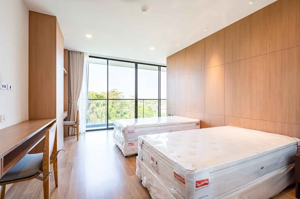 bedroom and room interior of Park Court Sukhumvit 77
